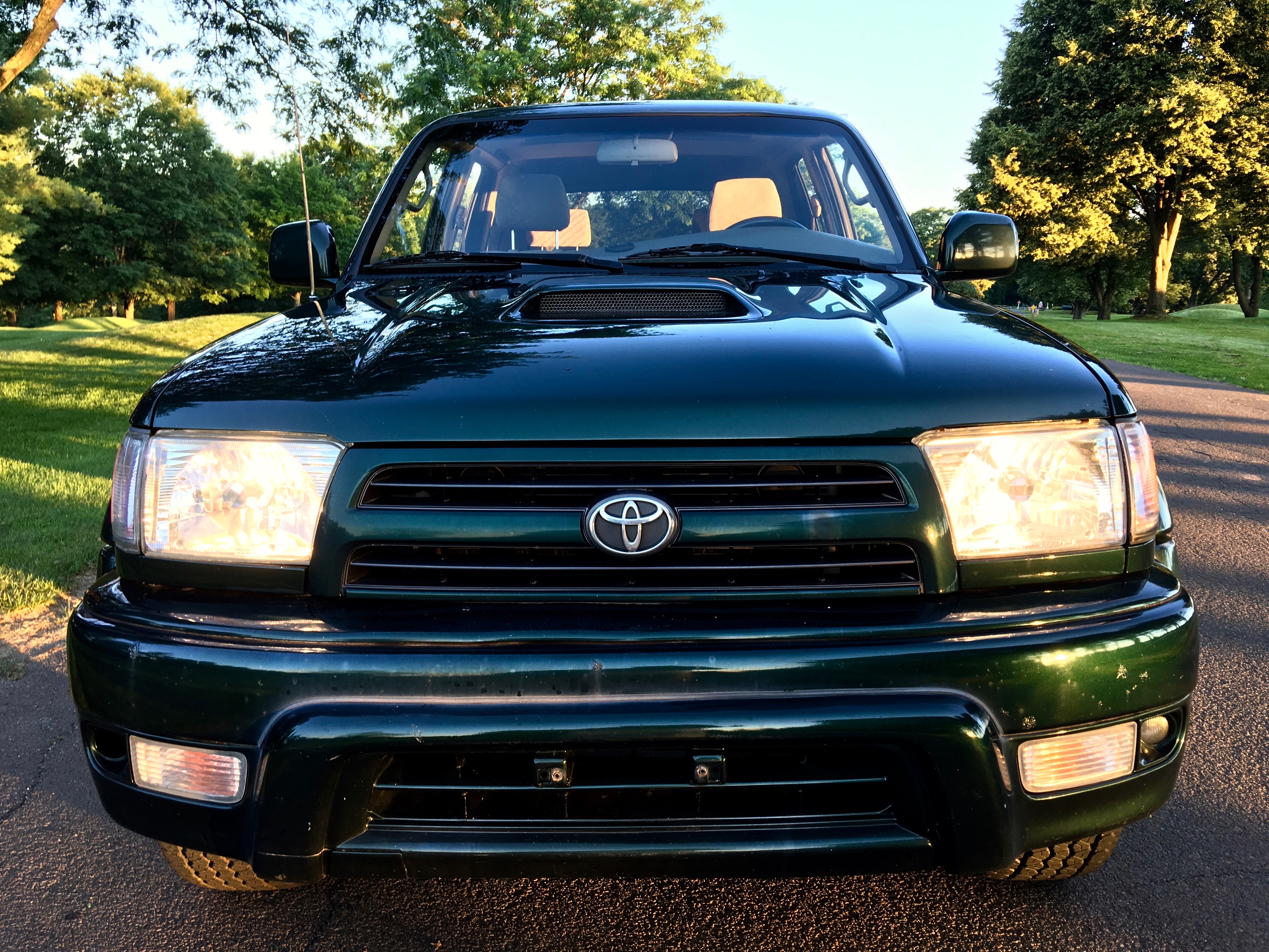 2000 Toyota 4Runner 3.4L V6 4WD 5 Speed Manual 129K - 3rd Gen - Our Pro Recon - New Clutch, Timing Belt and Waterpump, New Valve Cover Gaskets, New Spark Plugs, New Alternator, New Radiator, New Muffler and Tailpipe, New Rear Coil Springs, New Rear Shocks, New Brakes, New Tires, Frame Descaling, Applied Rust Converter Rust Mort, Sealed Frame with Fluid Film, New Bumpers - Beautiful Engine - has No Leaks — photo 4